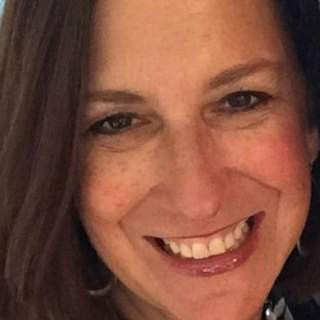 Qui est ici pour baiser une chaude milf ?