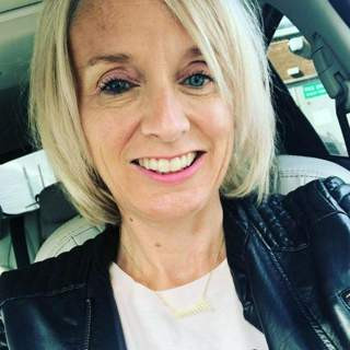 Gonzesse a la recherche du sexe gratuit a Geneve